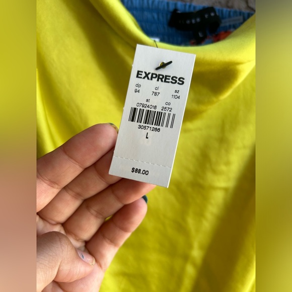 COPY - Lime Green express dress - Picture 2 of 3